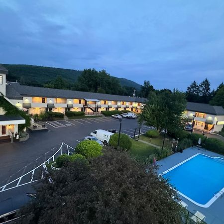 The Black Mountain Inn Brattleboro Εξωτερικό φωτογραφία