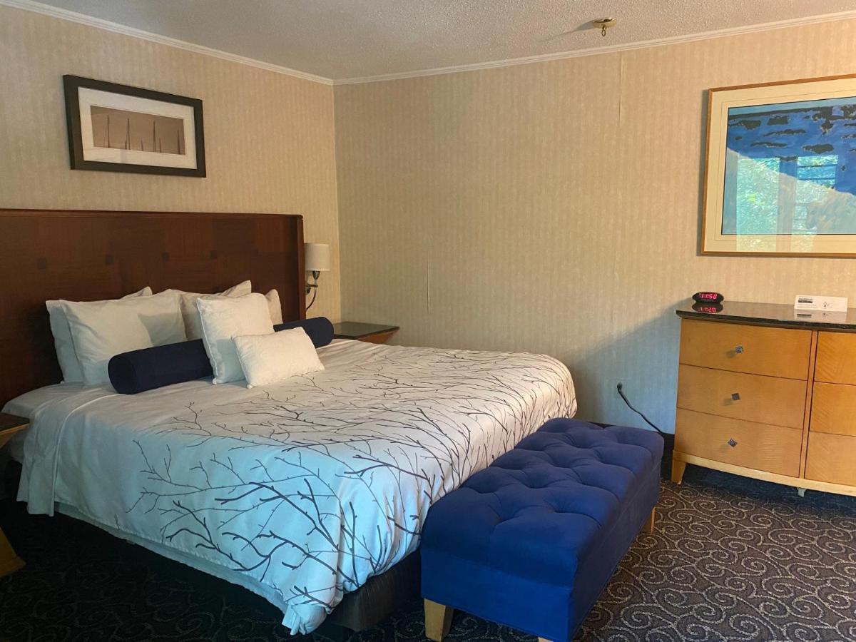 The Black Mountain Inn Brattleboro Εξωτερικό φωτογραφία