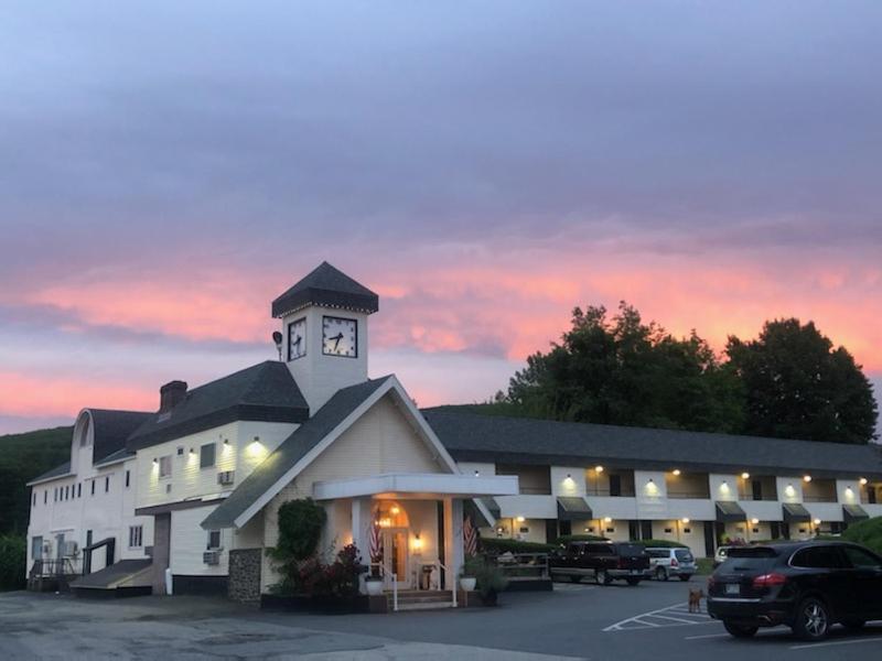 The Black Mountain Inn Brattleboro Εξωτερικό φωτογραφία