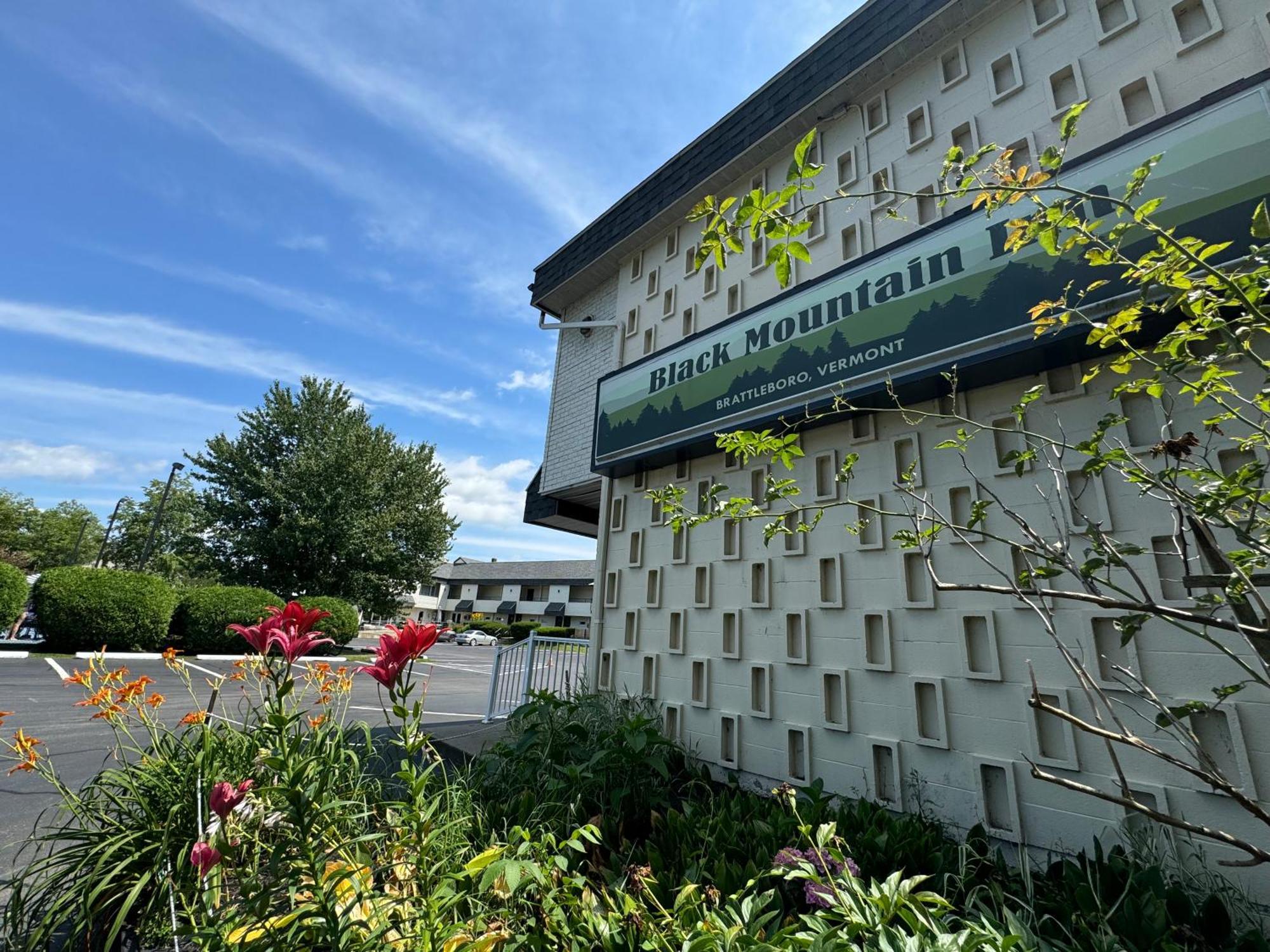 The Black Mountain Inn Brattleboro Εξωτερικό φωτογραφία
