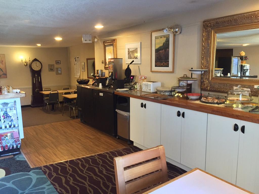 The Black Mountain Inn Brattleboro Εξωτερικό φωτογραφία