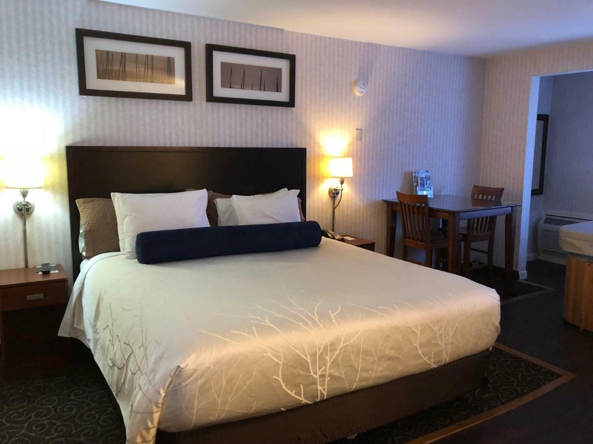 The Black Mountain Inn Brattleboro Εξωτερικό φωτογραφία